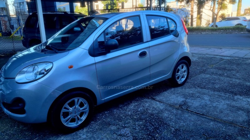 QQ 1.0 MPFI ACT 12V GASOLINA 4P MANUAL - 2019 - CAXIAS DO SUL