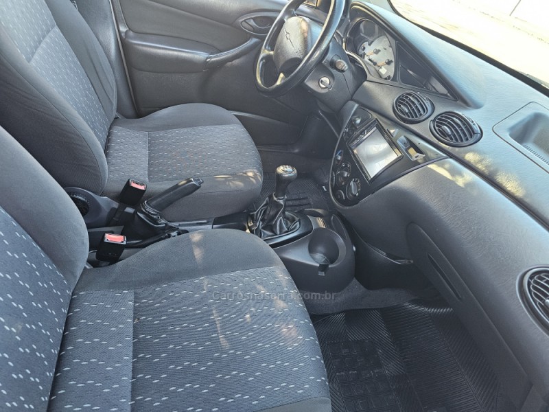 FOCUS 1.6 GL 8V GASOLINA 4P MANUAL - 2005 - BENTO GONçALVES