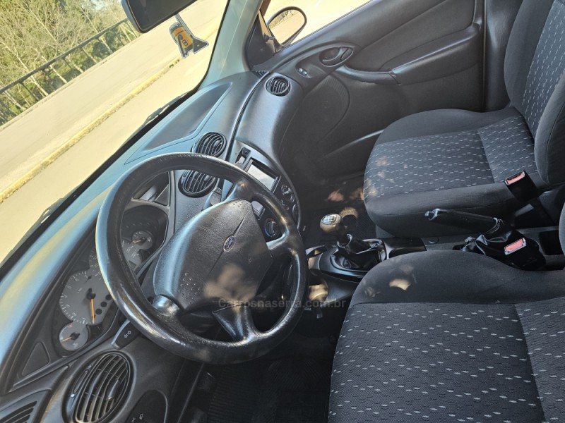 FOCUS 1.6 GL 8V GASOLINA 4P MANUAL - 2005 - BENTO GONçALVES