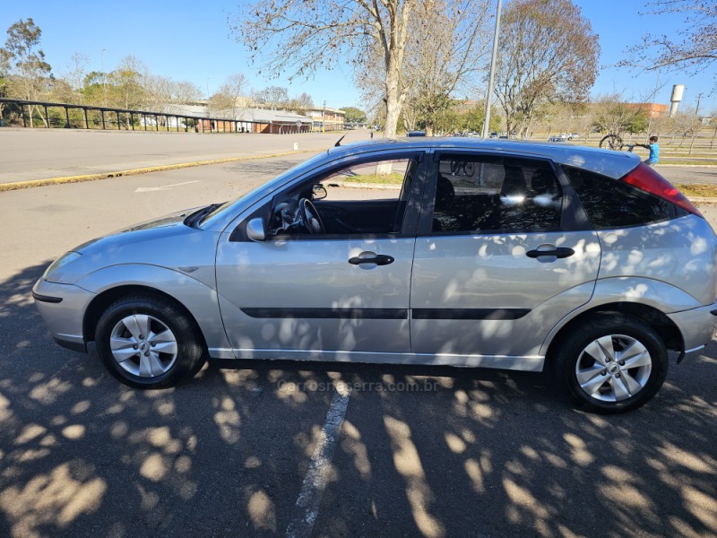 FOCUS 1.6 GL 8V GASOLINA 4P MANUAL - 2005 - BENTO GONçALVES