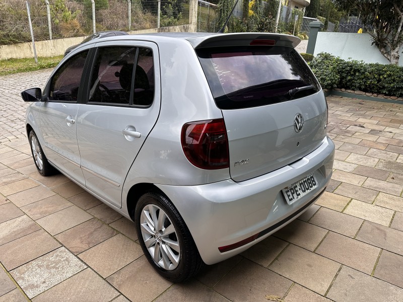 FOX 1.6 MI PRIME 8V FLEX 4P MANUAL - 2011 - NOVA PETRóPOLIS