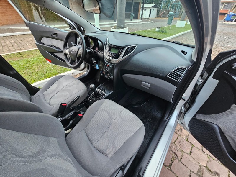 HB20S 1.0 COMFORT PLUS 12V FLEX 4P MANUAL - 2015 - VENâNCIO AIRES