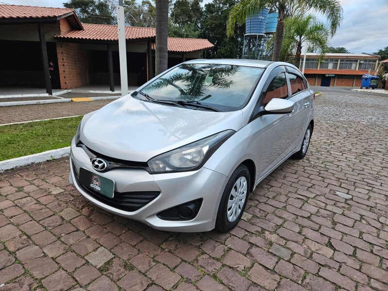 HB20S 1.0 COMFORT PLUS 12V FLEX 4P MANUAL - 2015 - VENâNCIO AIRES