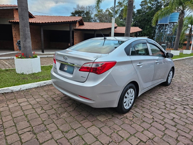 HB20S 1.0 COMFORT PLUS 12V FLEX 4P MANUAL - 2015 - VENâNCIO AIRES