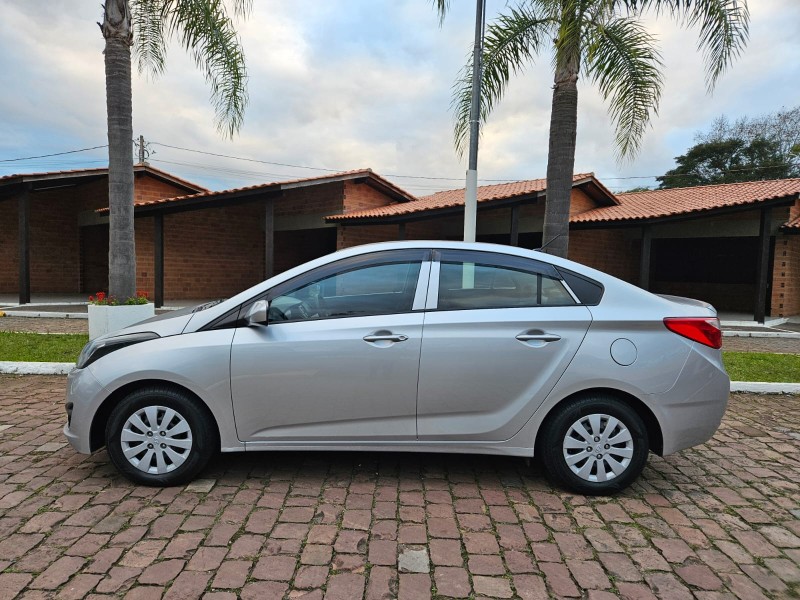 HB20S 1.0 COMFORT PLUS 12V FLEX 4P MANUAL - 2015 - VENâNCIO AIRES