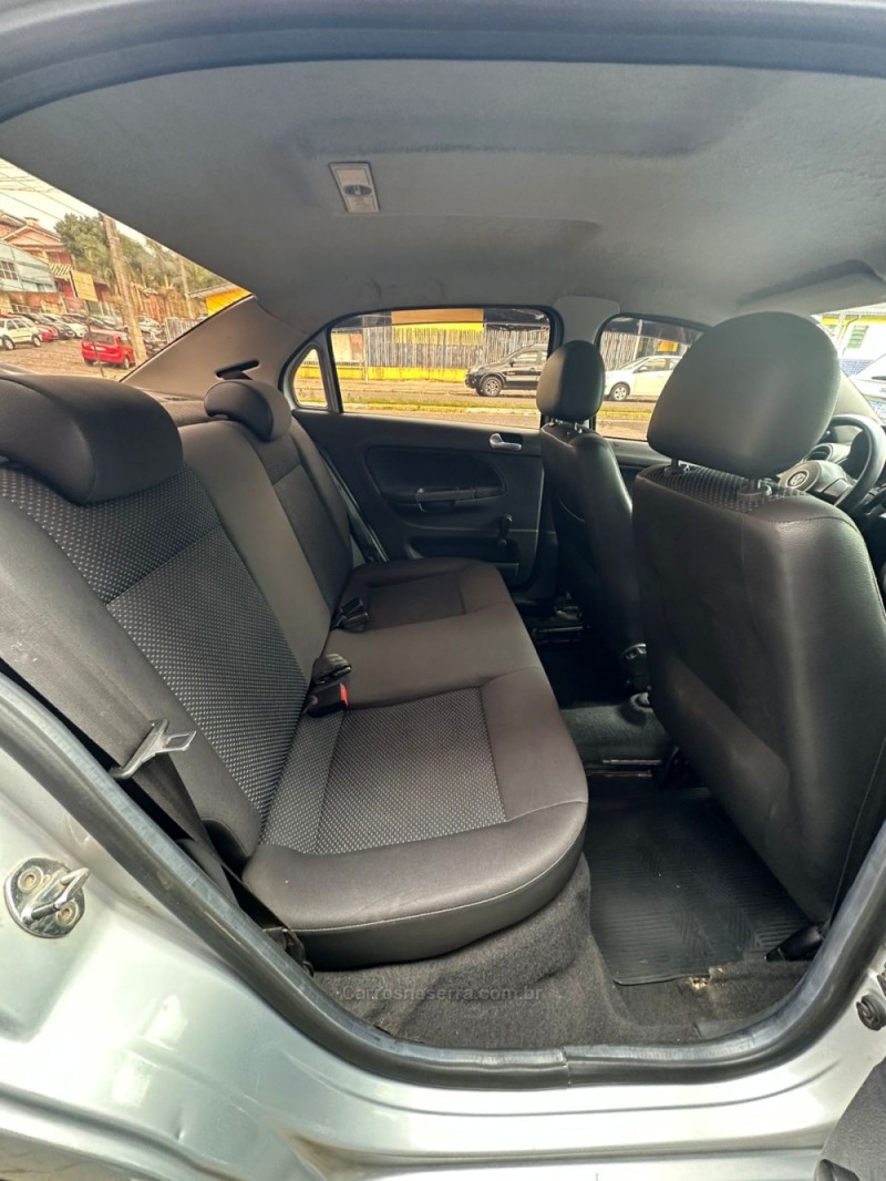 VOYAGE 1.6 MI TRENDLINE 8V FLEX 4P MANUAL - 2015 - PAROBé