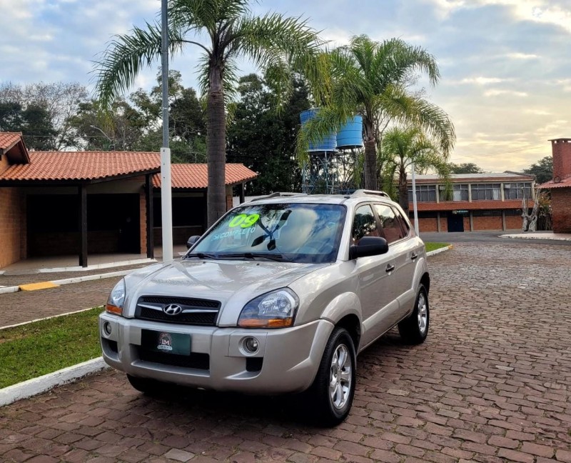 tucson 2.0 mpfi gl 16v 142cv 2wd gasolina 4p automatico 2009 venancio aires