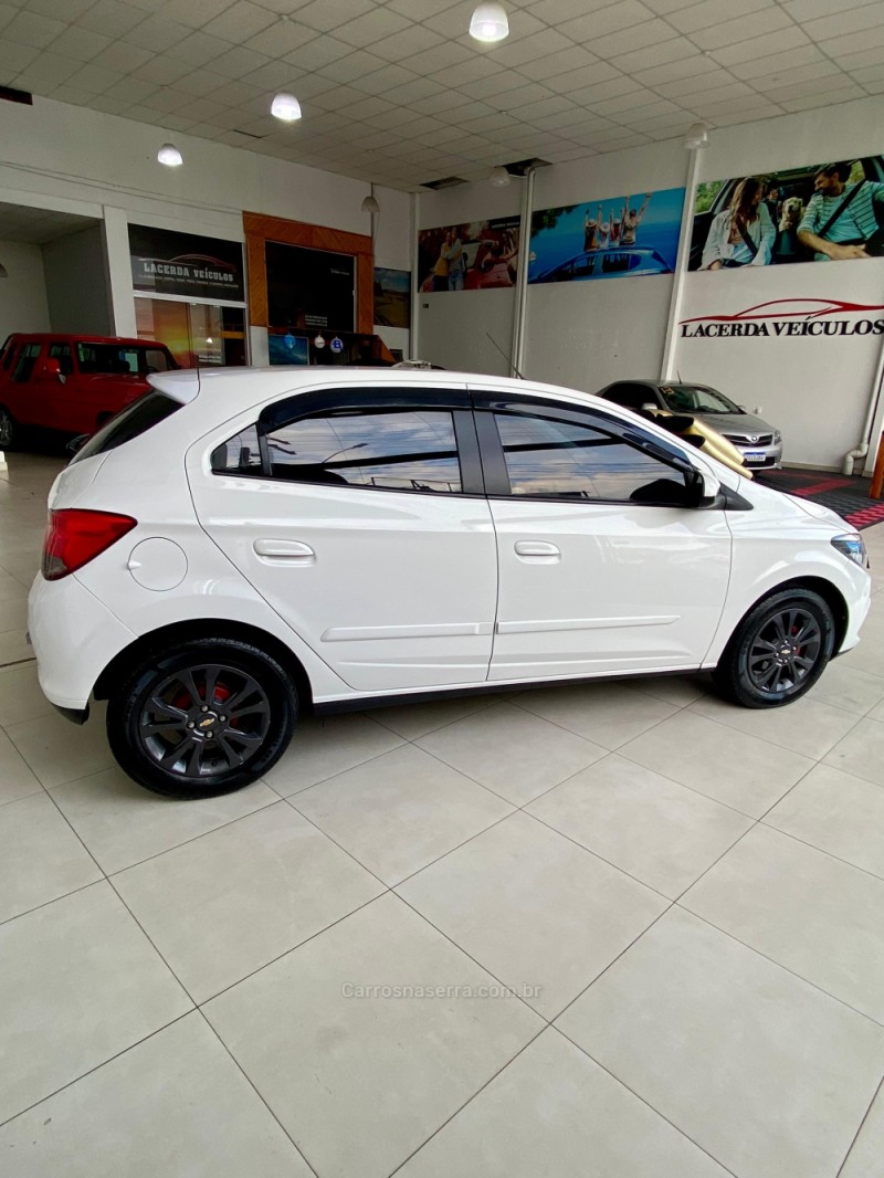 ONIX 1.4 MPFI LTZ 8V FLEX 4P MANUAL - 2015 - TAQUARA