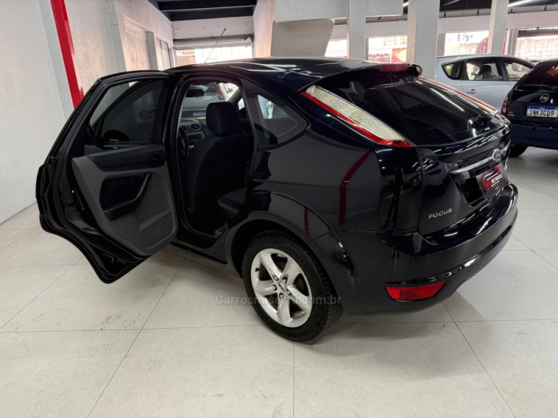 FOCUS 1.6 GLX 8V FLEX 4P MANUAL - 2010 - CAXIAS DO SUL