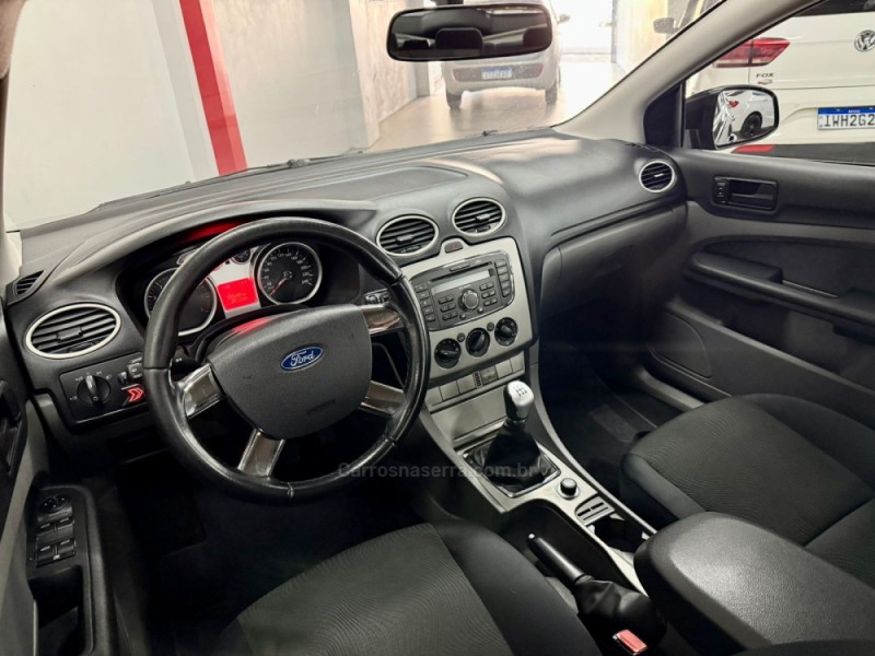 FOCUS 1.6 GLX 8V FLEX 4P MANUAL - 2010 - CAXIAS DO SUL