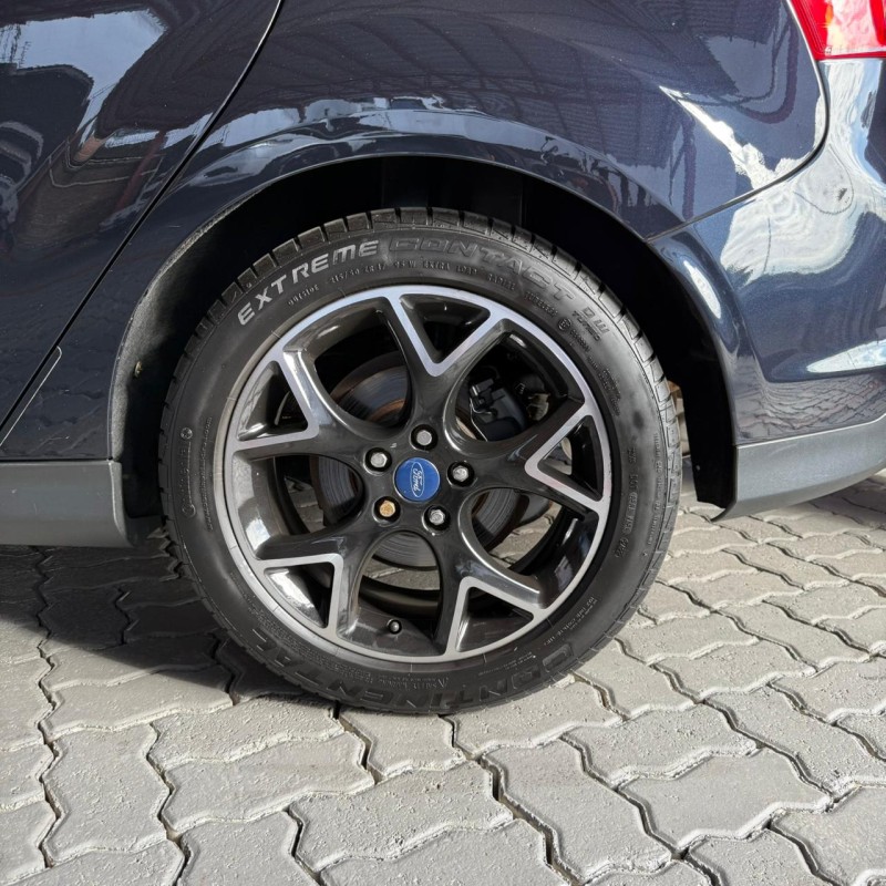 FOCUS 2.0 TITANIUM PLUS 16V FLEX 4P AUTOMÁTICO - 2015 - CAXIAS DO SUL