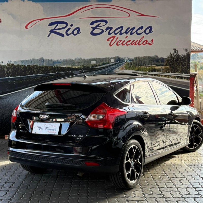 FOCUS 2.0 TITANIUM PLUS 16V FLEX 4P AUTOMÁTICO - 2015 - CAXIAS DO SUL