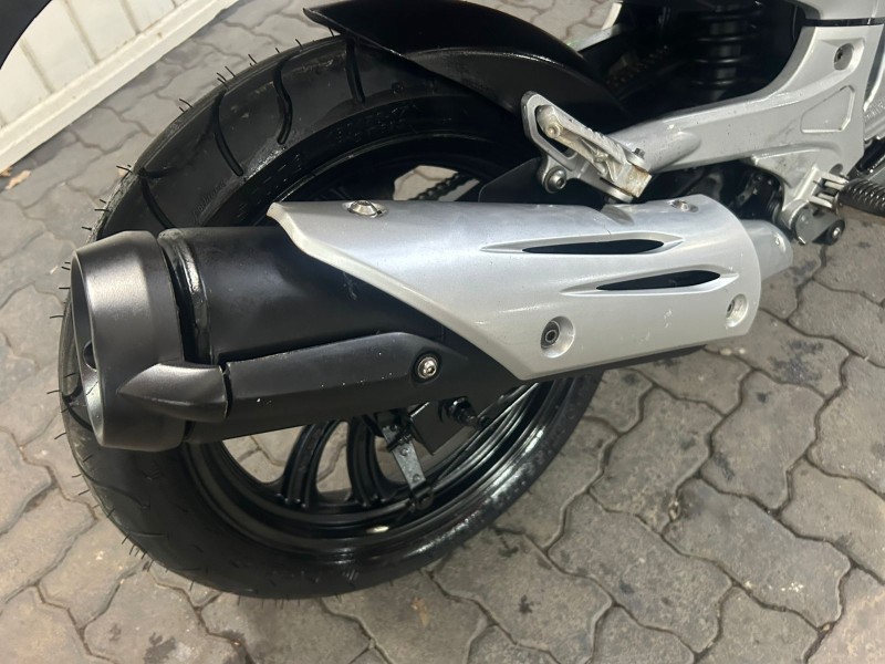 FAZER YS 250 - 2010 - TRêS COROAS