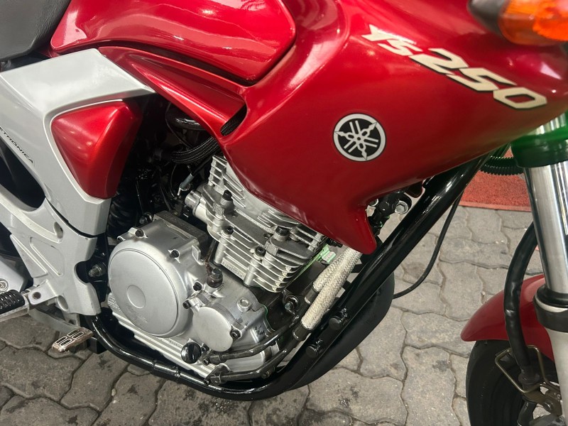FAZER YS 250 - 2010 - TRêS COROAS