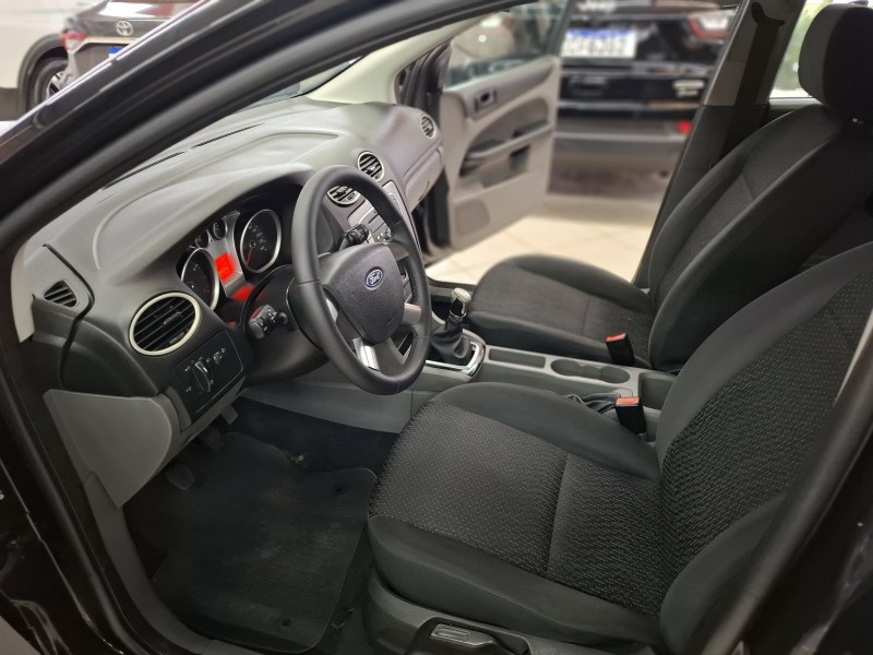 FOCUS 1.6 GL 16V FLEX 4P MANUAL - 2012 - FARROUPILHA