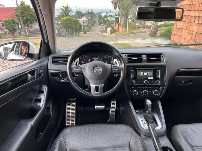 JETTA 2.0 COMFORTLINE FLEX 4P TIPTRONIC - 2014 - VENâNCIO AIRES