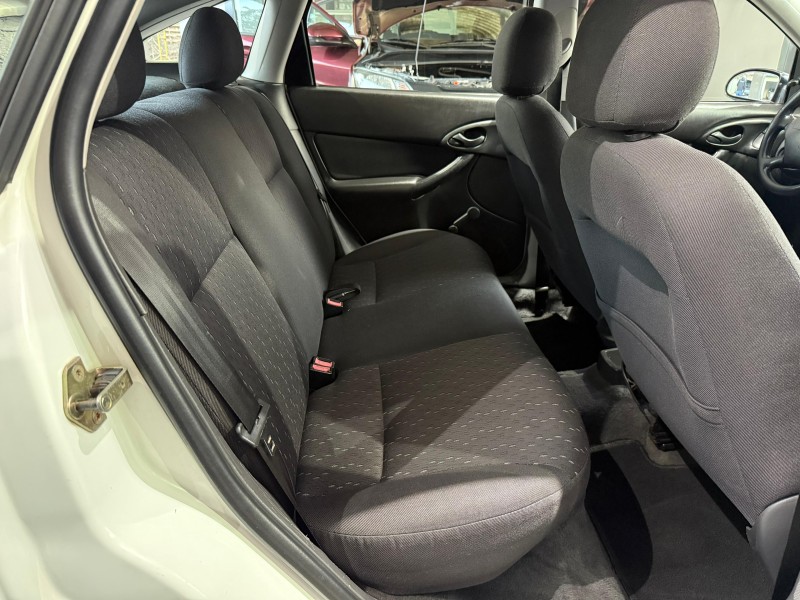 FOCUS 1.6 GL 8V GASOLINA 4P MANUAL - 2004 - FARROUPILHA