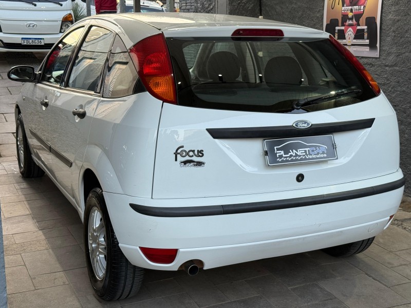 FOCUS 1.6 GL 8V GASOLINA 4P MANUAL - 2004 - FARROUPILHA