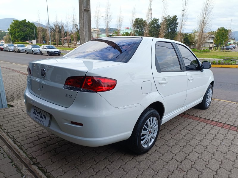 SIENA 1.4 MPI EL 8V FLEX 4P MANUAL - 2013 - BOM PRINCíPIO