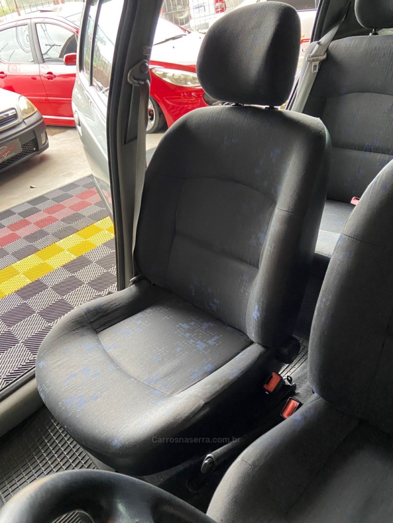 CLIO 1.0 AUTHENTIQUE 16V GASOLINA 4P MANUAL - 2005 - CAXIAS DO SUL