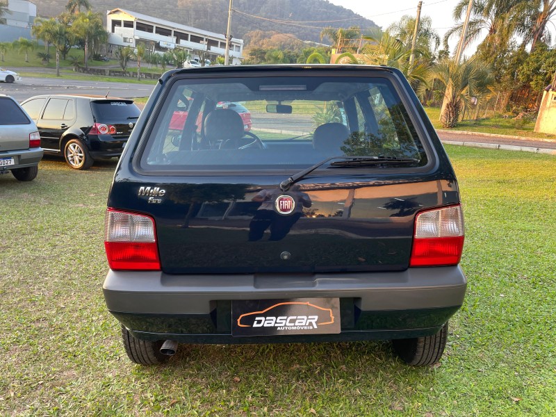 UNO 1.0 MPI MILLE FIRE ECONOMY 8V FLEX 4P MANUAL - 2010 - BOM PRINCíPIO