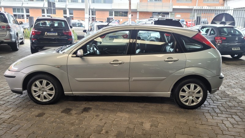 FOCUS 2.0 GHIA 16V GASOLINA 4P AUTOMÁTICO - 2004 - GARIBALDI