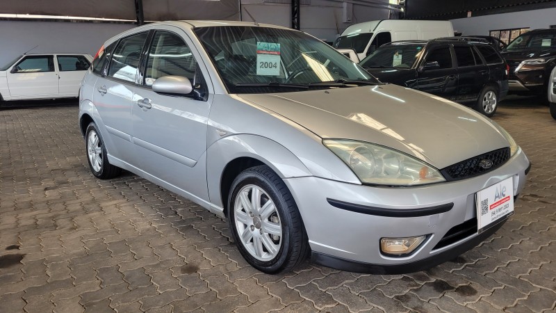 FOCUS 2.0 GHIA 16V GASOLINA 4P AUTOMÁTICO - 2004 - GARIBALDI