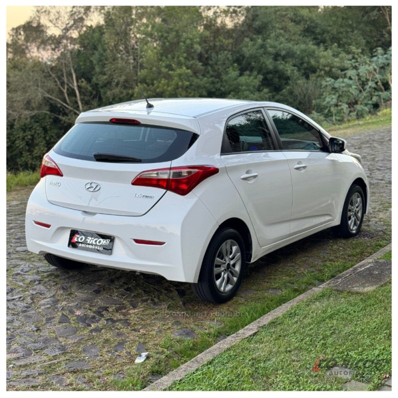 HB20 1.6 COMFORT PLUS 16V FLEX 4P MANUAL - 2015 - CAMPO BOM