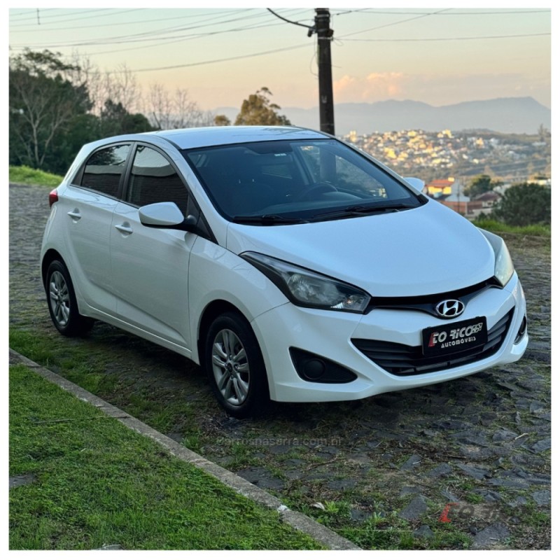 HB20 1.6 COMFORT PLUS 16V FLEX 4P MANUAL - 2015 - CAMPO BOM