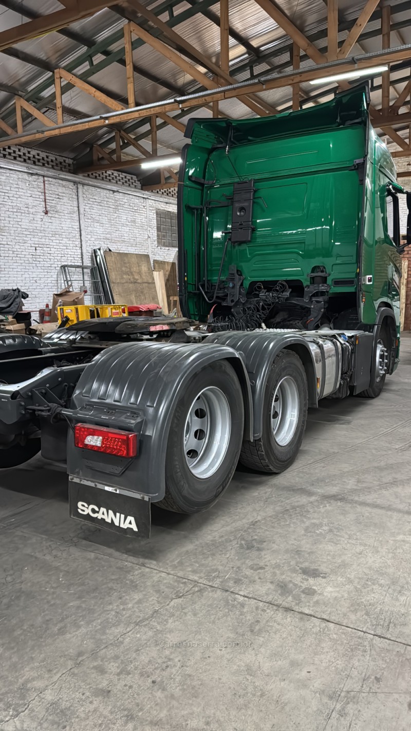 R-450 A6X2  - 2022 - FLORES DA CUNHA