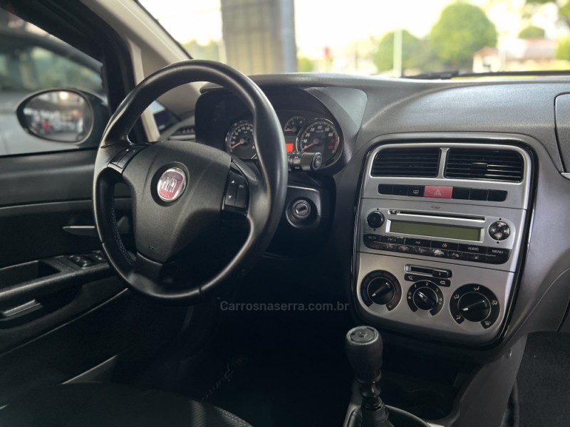 PUNTO 1.4 ELX 8V FLEX 4P MANUAL - 2010 - BOM PRINCíPIO