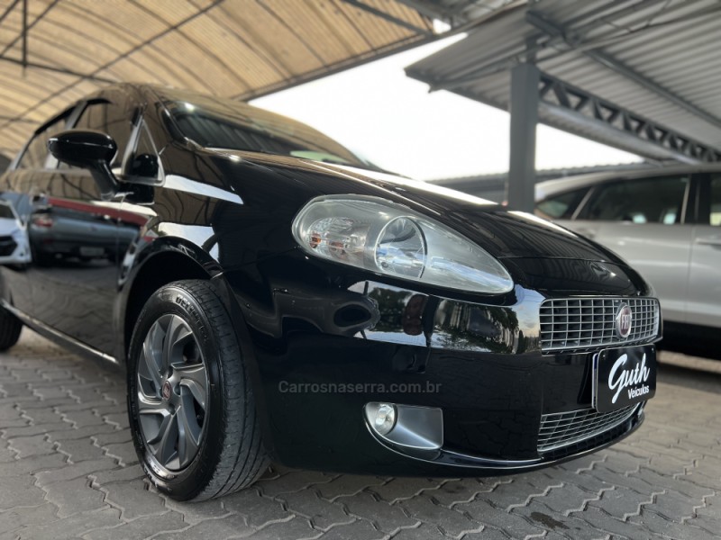 PUNTO 1.4 ELX 8V FLEX 4P MANUAL - 2010 - BOM PRINCíPIO