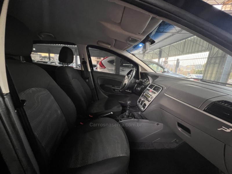 PUNTO 1.4 ELX 8V FLEX 4P MANUAL - 2010 - BOM PRINCíPIO