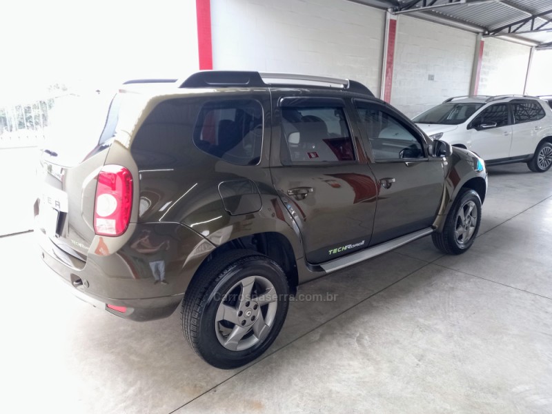 DUSTER RENAULT DUSTER 1.6 TECH ROAD DYNAMIQUE 4X2 16V FLEX 4P MANUAL - 2013 - CAXIAS DO SUL