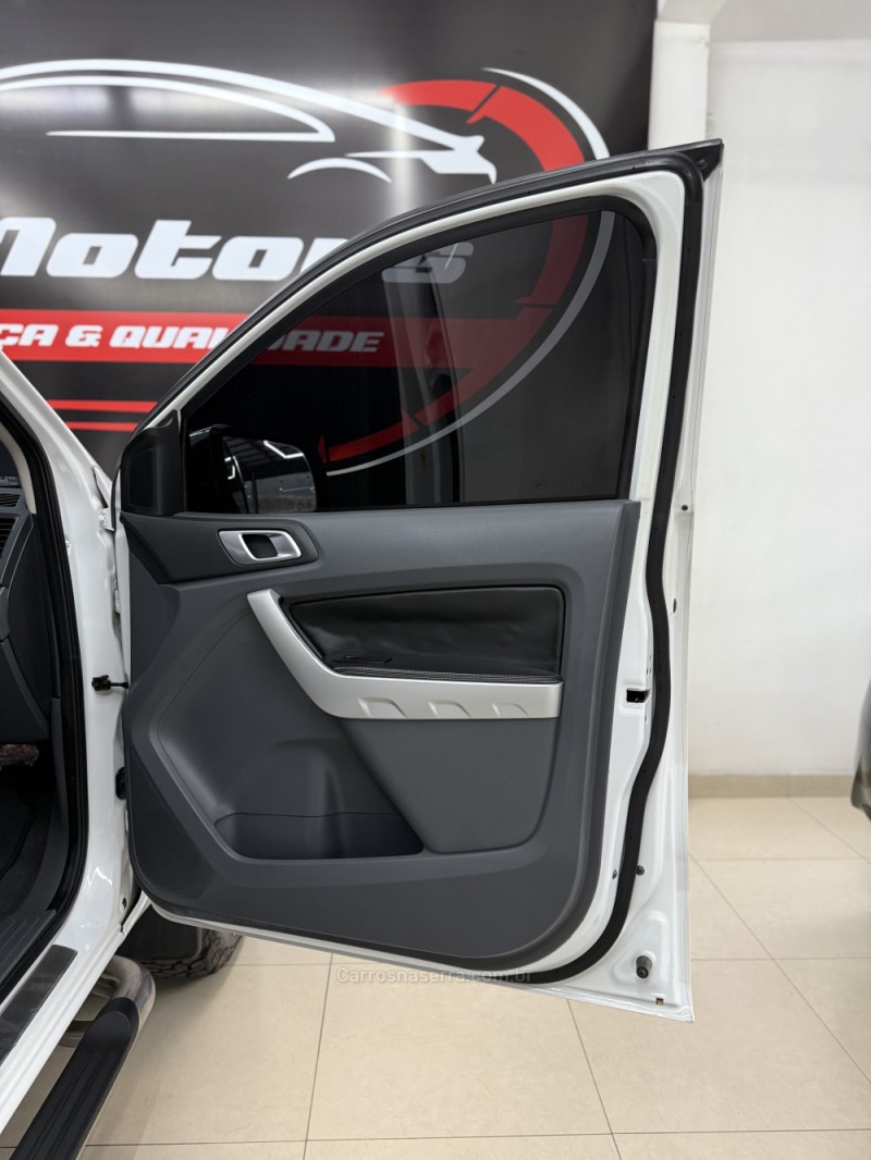 RANGER 3.2 LIMITED PLUS 4X4 CD 20V DIESEL 4P AUTOMÁTICO - 2014 - FARROUPILHA