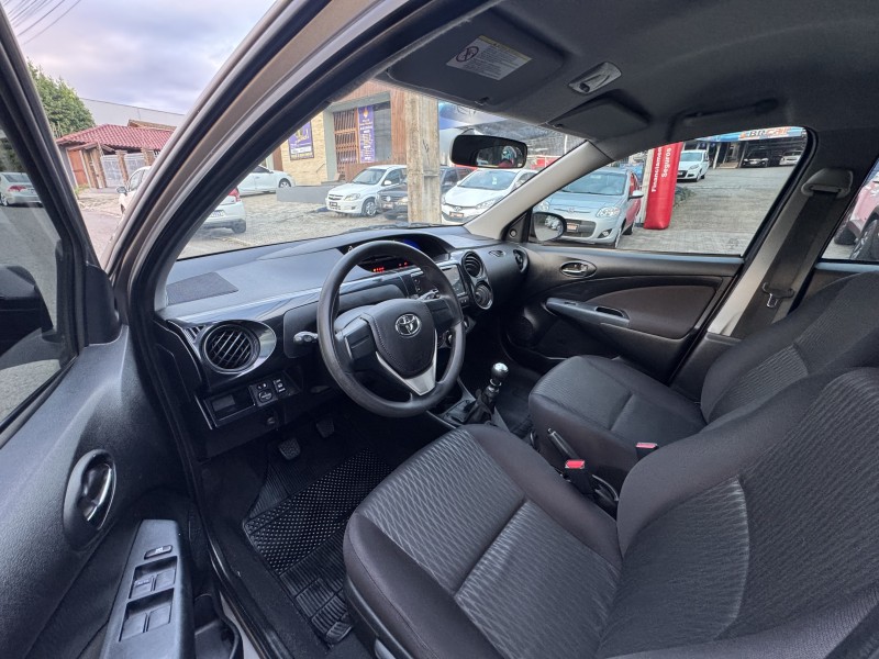 ETIOS 1.3 X 16V FLEX 4P MANUAL - 2017 - DOIS IRMãOS