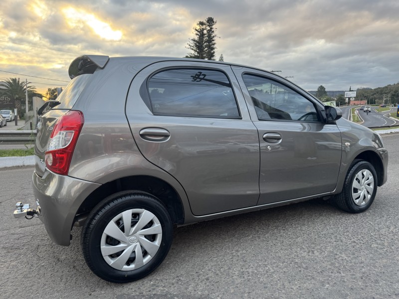 ETIOS 1.3 X 16V FLEX 4P MANUAL - 2017 - DOIS IRMãOS