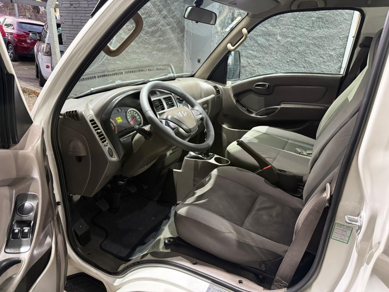 HR 2.5 LONGO COM CAÇAMBA 4X2 16V 130CV TURBO INTERCOOLER DIESEL 2P MANUAL - 2014 - FARROUPILHA