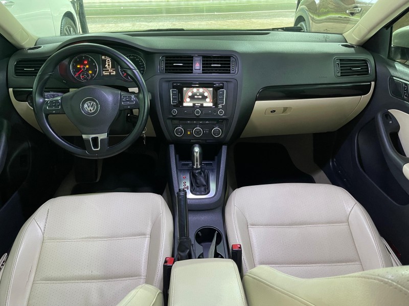 JETTA 2.0 COMFORTLINE FLEX 4P TIPTRONIC - 2013 - CAXIAS DO SUL