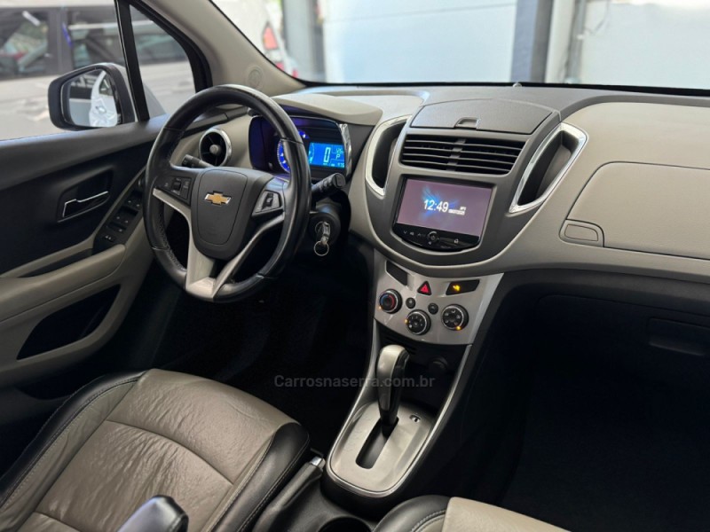 TRACKER 1.8 MPFI LTZ 4X2 16V FLEX 4P AUTOMÁTICO - 2015 - NOVO HAMBURGO