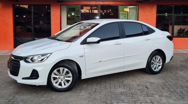 ONIX 1.0 LT 12V FLEX 4P MANUAL - 2023 - CANELA