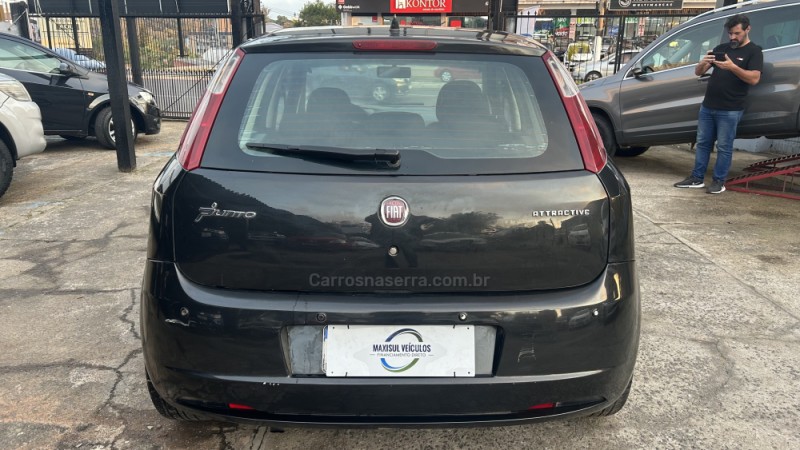 PUNTO 1.4 ATTRACTIVE 8V FLEX 4P MANUAL - 2011 - GRAVATAí