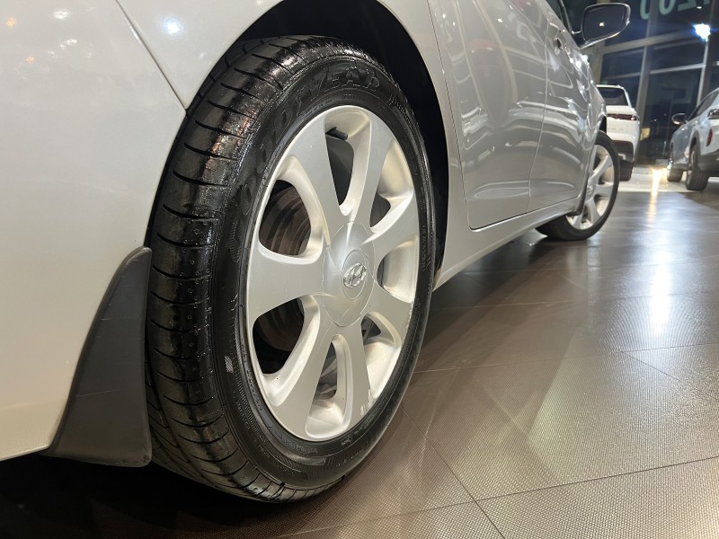 ELANTRA 1.8 GLS 16V GASOLINA 4P AUTOMÁTICO - 2013 - FARROUPILHA