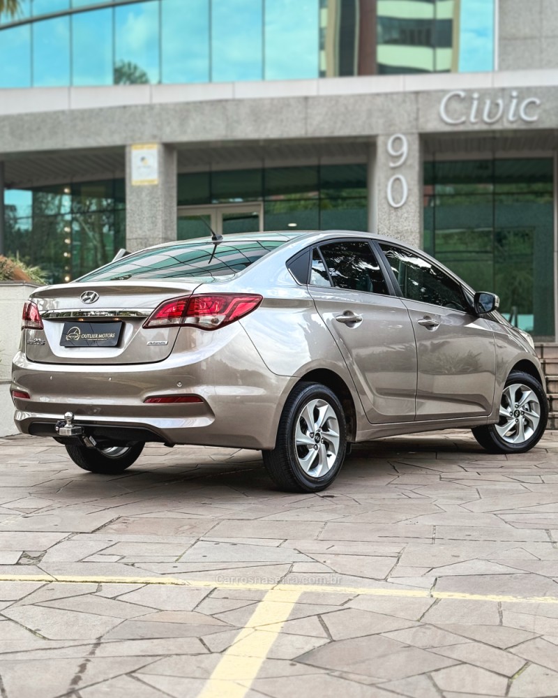 HB20S 1.6 PREMIUM 16V FLEX 4P AUTOMÁTICO - 2017 - NOVO HAMBURGO