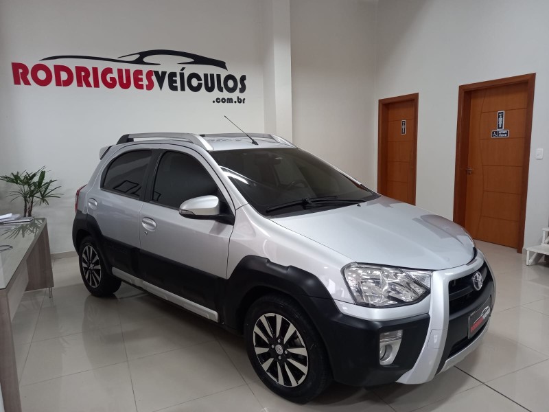 etios cross 1.5 16v flex 4p manual 2016 caxias do sul