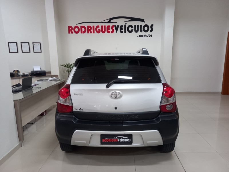 ETIOS CROSS 1.5 16V FLEX 4P MANUAL - 2016 - CAXIAS DO SUL