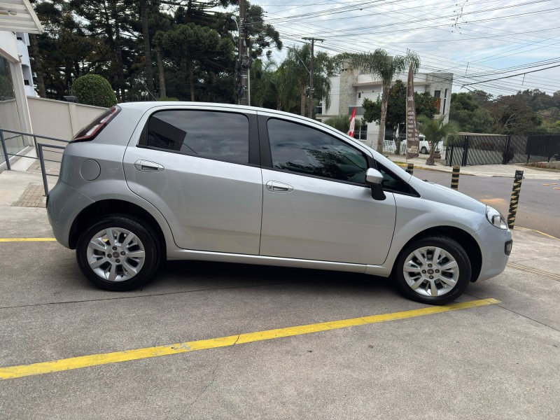 PUNTO 1.4 ATTRACTIVE 8V FLEX 4P MANUAL - 2013 - BENTO GONçALVES