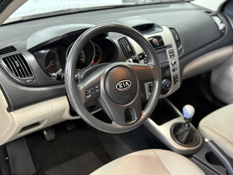 CERATO 1.6 EX2 SEDAN 16V GASOLINA 4P MANUAL - 2010 - CAXIAS DO SUL