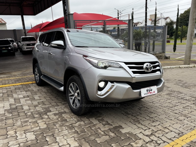 HILUX SW4 2.8 SRX 4X4 7 LUGARES 16V TURBO INTERCOOLER DIESEL 4P AUTOMÁTICO - 2016 - FELIZ