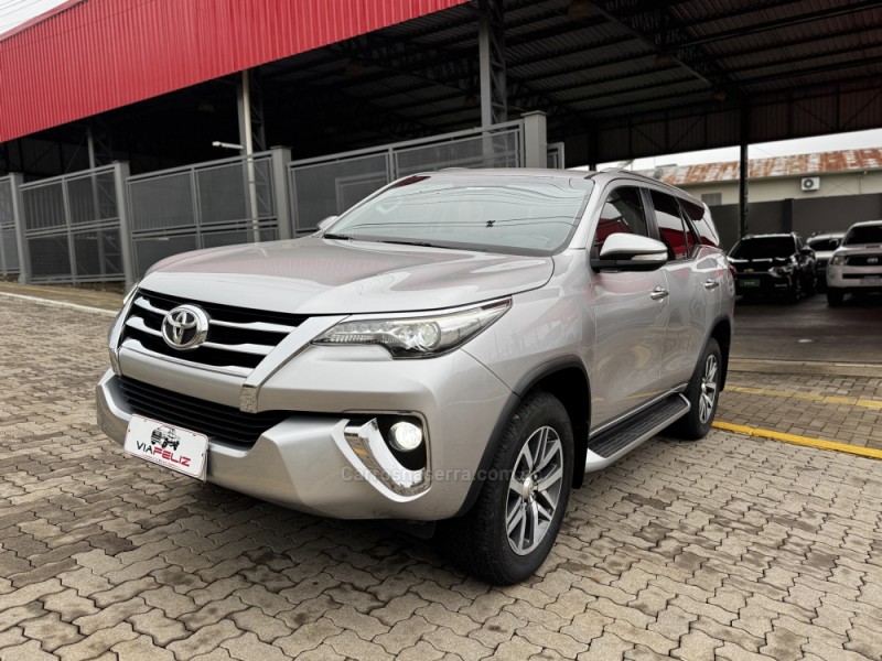 HILUX SW4 2.8 SRX 4X4 7 LUGARES 16V TURBO INTERCOOLER DIESEL 4P AUTOMÁTICO - 2016 - FELIZ